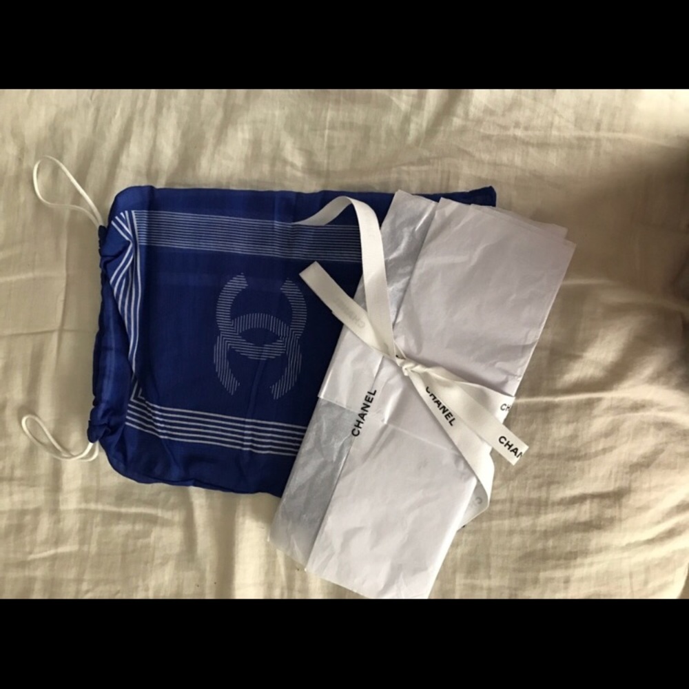 Chanel large scarf/Pareo